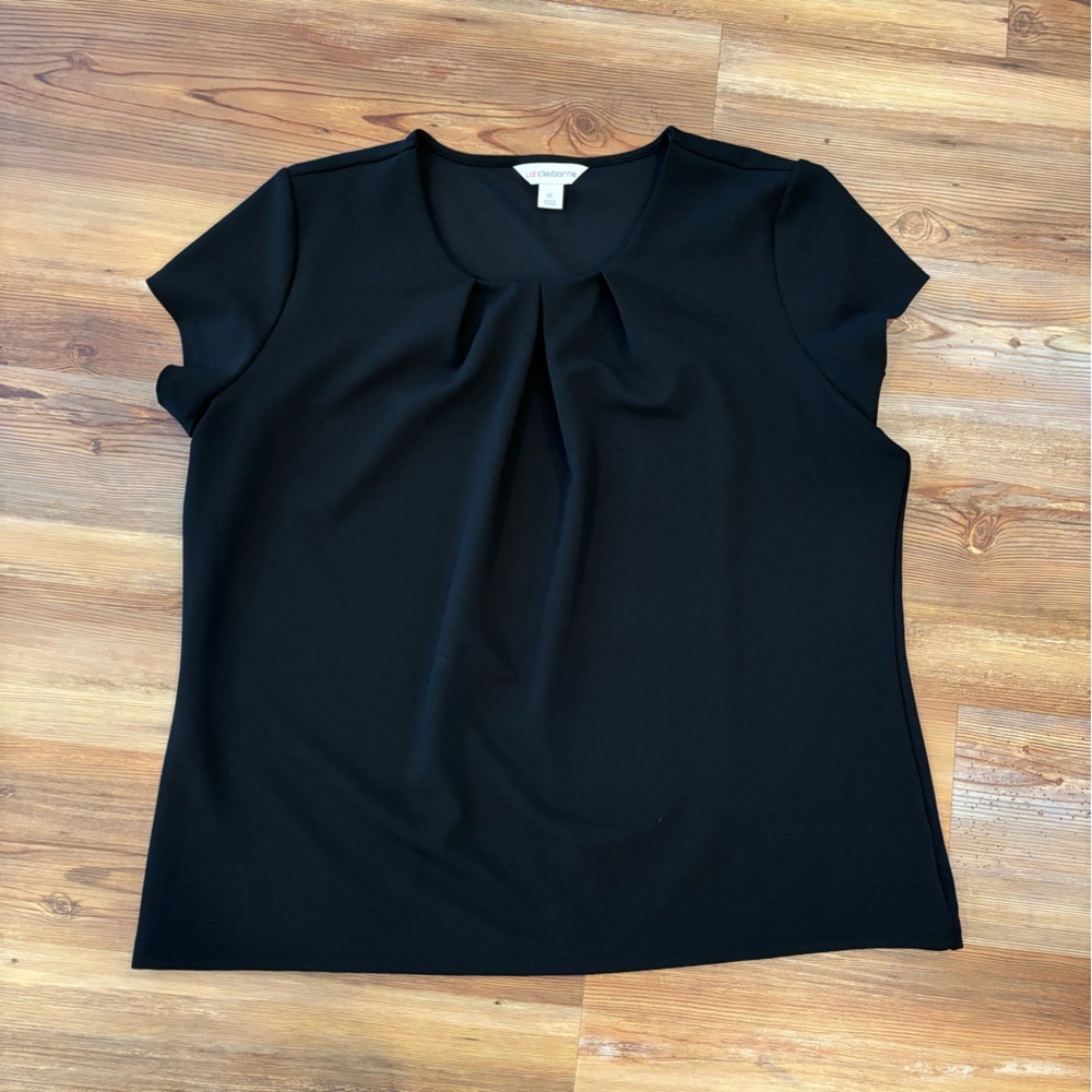 Liz Claiborne XL short sleeve blouse in black